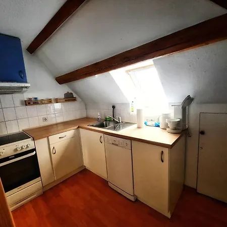 Stilvolle Dachgeschoss-wohnung In Top-lage *