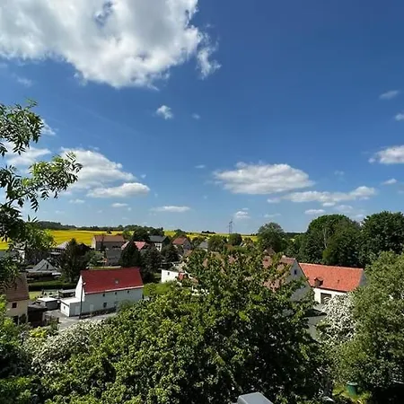 Апартаменты Stilvolle Dachgeschoss-wohnung In Top-lage Grossrohrsdorf