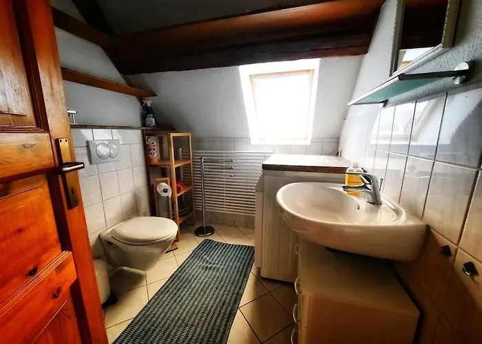 Stilvolle Dachgeschoss-wohnung In Top-lage Apartament