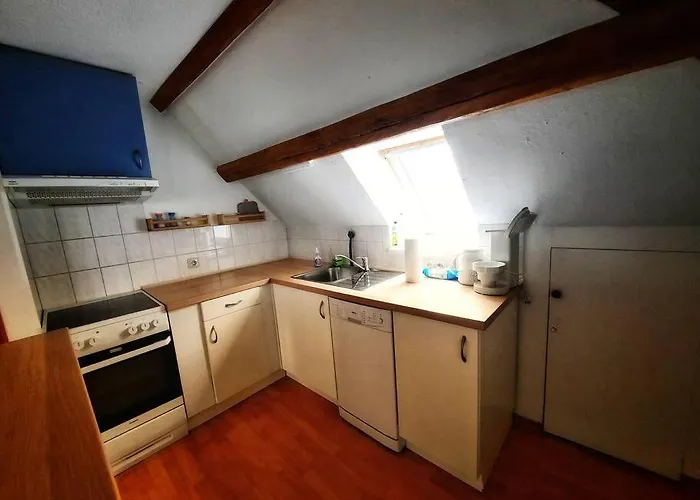 Stilvolle Dachgeschoss-wohnung In Top-lage *